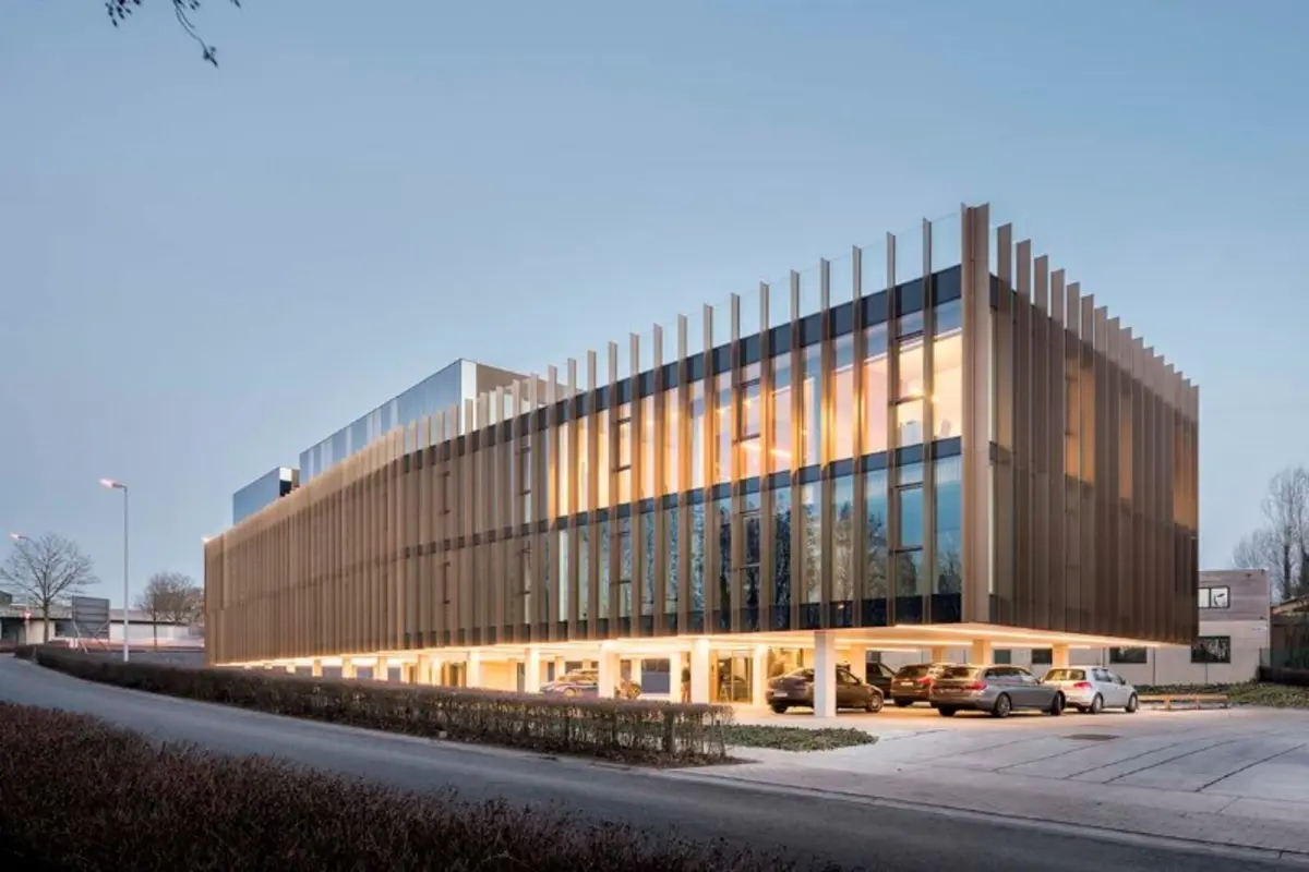 Handelszaak te  in Kortrijk 8500 389.00€  slaapkamers m² - Zoekertje 489