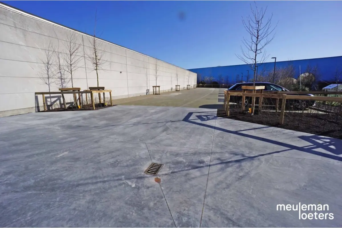 Parking & garage te  huur in Oostkamp 8020 53.24€  slaapkamers m² - Zoekertje 272