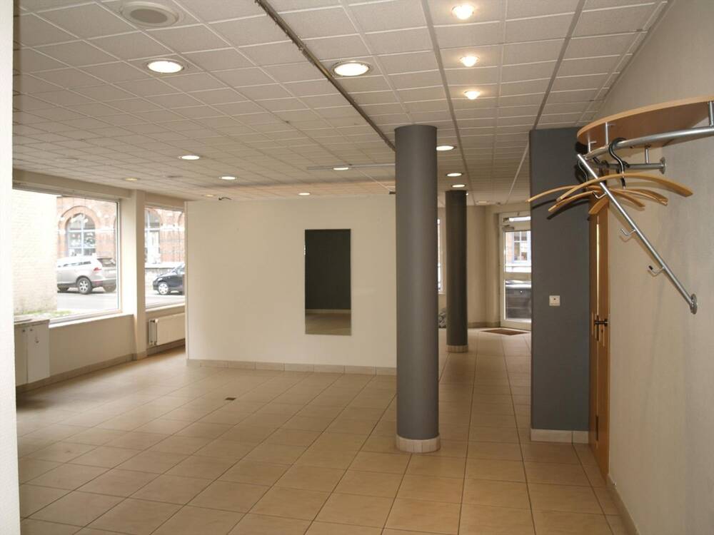 Handelszaak te  koop in Knokke 8300 475000.00€  slaapkamers m² - Zoekertje 916