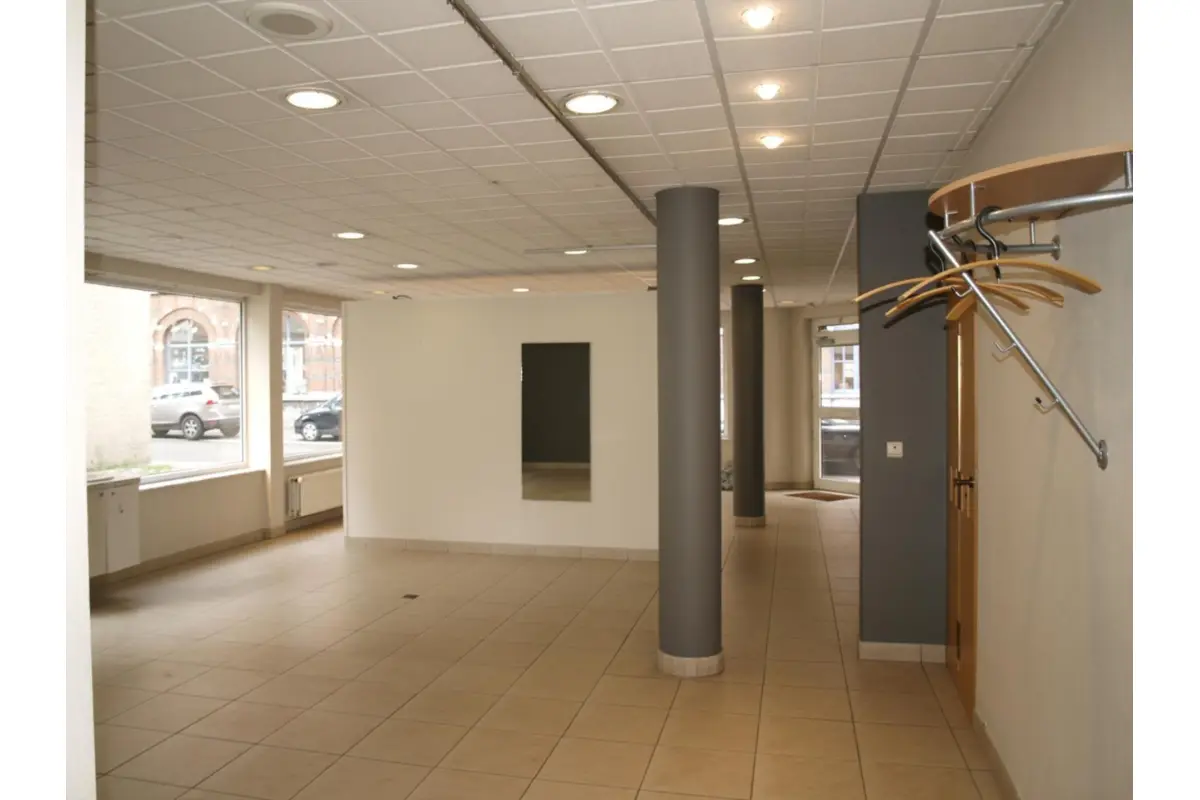 Handelszaak te  koop in Knokke 8300 475000.00€  slaapkamers m² - Zoekertje 916