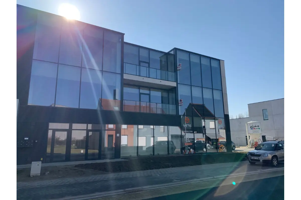 Handelszaak te  huur in Lendelede 8860 2400.00€  slaapkamers 236.00m² - Zoekertje 365