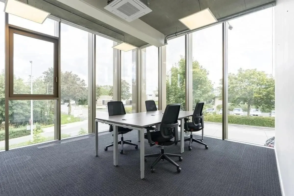 Handelszaak te  huur in Kortrijk 8500 2729.00€ 0 slaapkamers m² - Zoekertje 2135