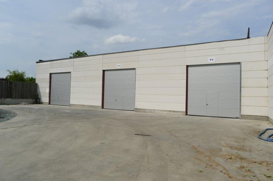 Handelszaak te  huur in Ieper 8900 1100.00€  slaapkamers 416.00m² - Zoekertje 2545