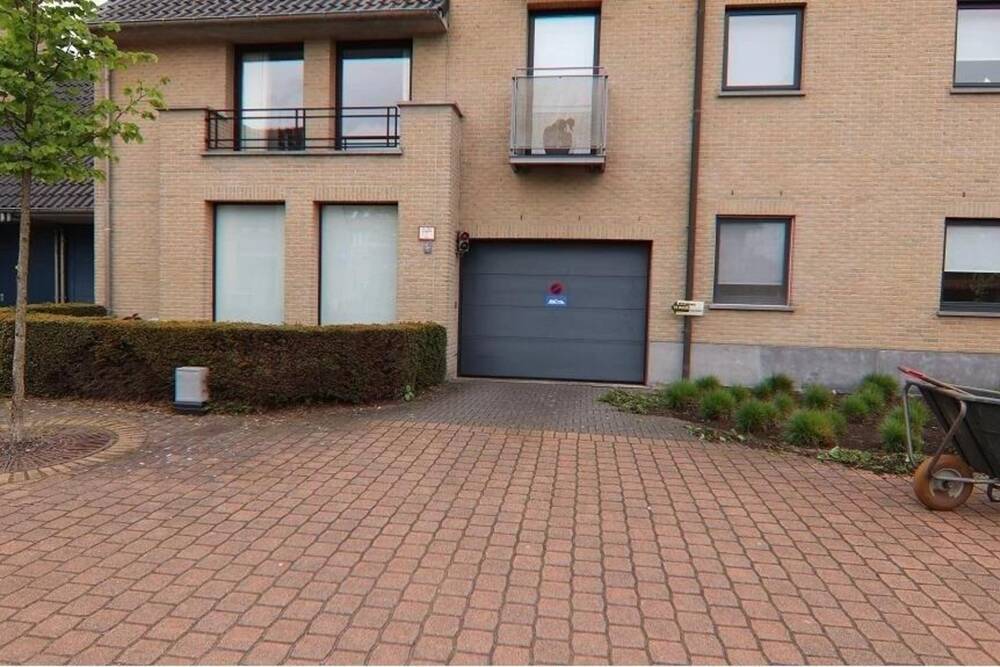 Parking & garage te  koop in Sint-Andries 8200 13000.00€ 0 slaapkamers m² - Zoekertje 81712
