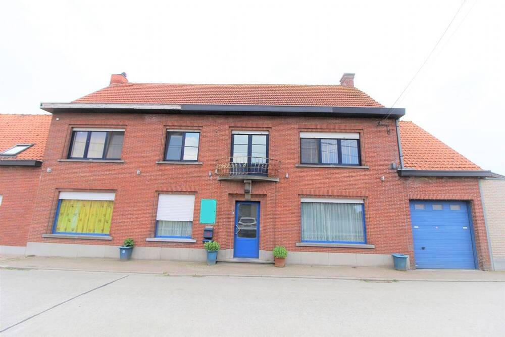 Huis te  koop in Oostnieuwkerke 8840 307900.00€ 5 slaapkamers m² - Zoekertje 404802