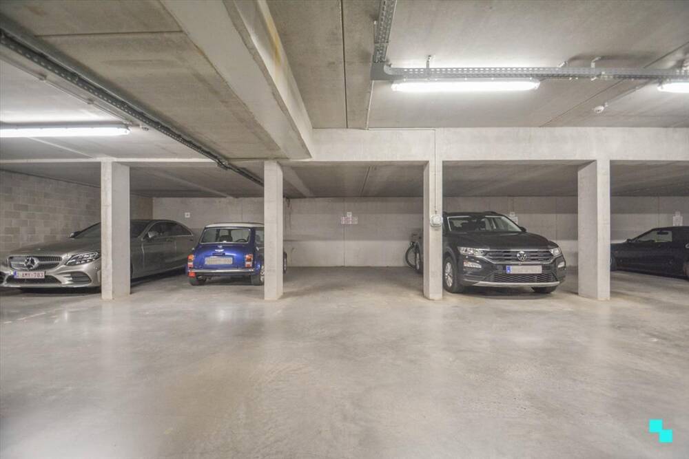 Parking & garage te  koop in Izegem 8870 19500.00€  slaapkamers 13.00m² - Zoekertje 255062