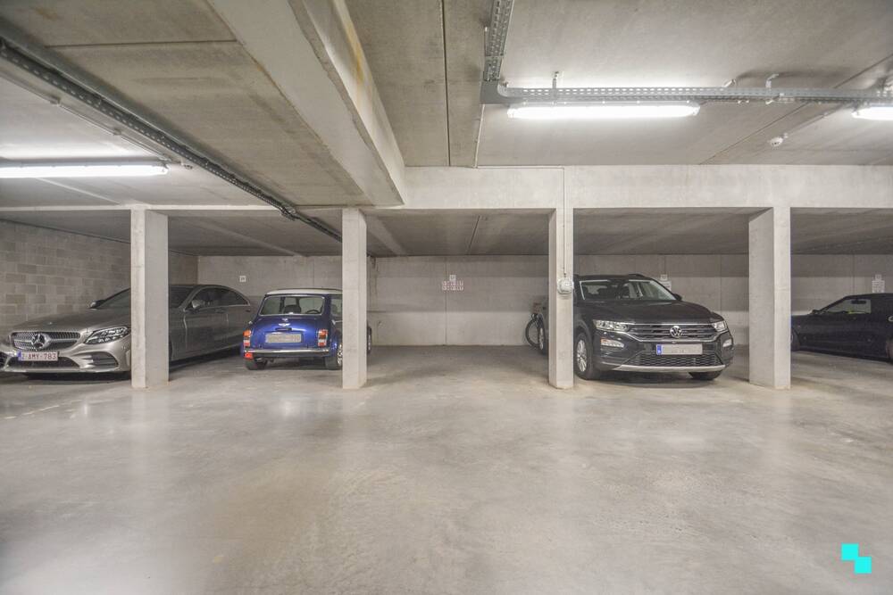 Parking & garage te  koop in Izegem 8870 19500.00€  slaapkamers m² - Zoekertje 1622