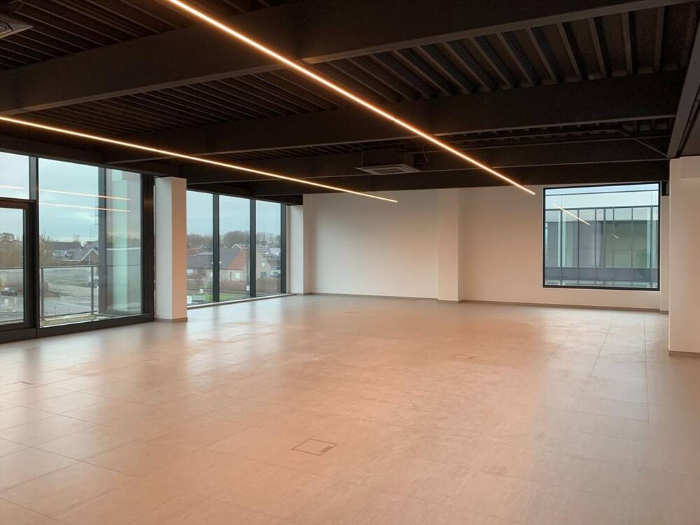 Handelszaak te huur in Lendelede 8860 2650.00€ slaapkamers 236.00m² - Zoekertje 1899