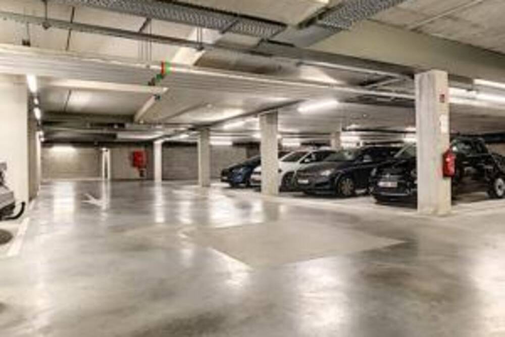 Parking te  koop in Brugge 8000 25000.00€  slaapkamers 13.00m² - Zoekertje 572438
