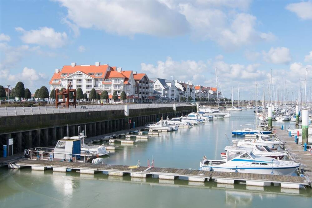 Parking & garage te  huur in Nieuwpoort 8620 75.00€  slaapkamers 13.65m² - Zoekertje 3902