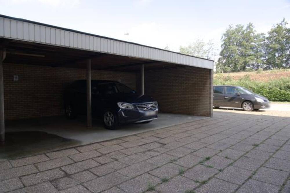 Parking & garage te  huur in Sint-Andries 8200 40.00€  slaapkamers 0.00m² - Zoekertje 686108
