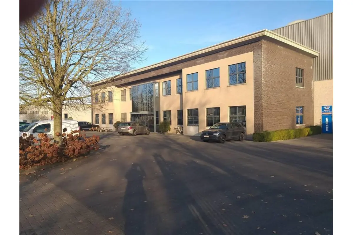 Handelszaak te  huur in Bavikhove 8531 3000.00€  slaapkamers m² - Zoekertje 7032