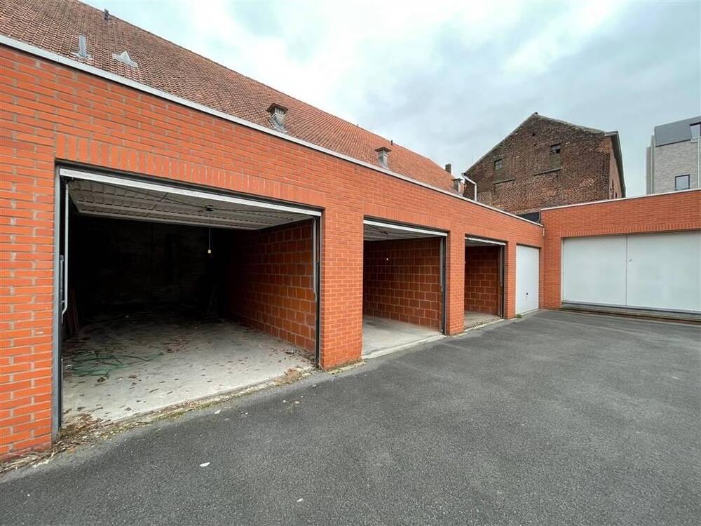 Parking & garage te  huur in Roeselare 8800 75.00€  slaapkamers m² - Zoekertje 1364280