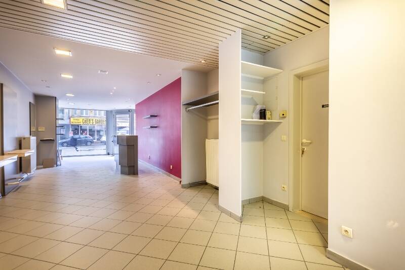 Handelszaak te  huur in Koksijde 8670 990.00€  slaapkamers 100.00m² - Zoekertje 8400