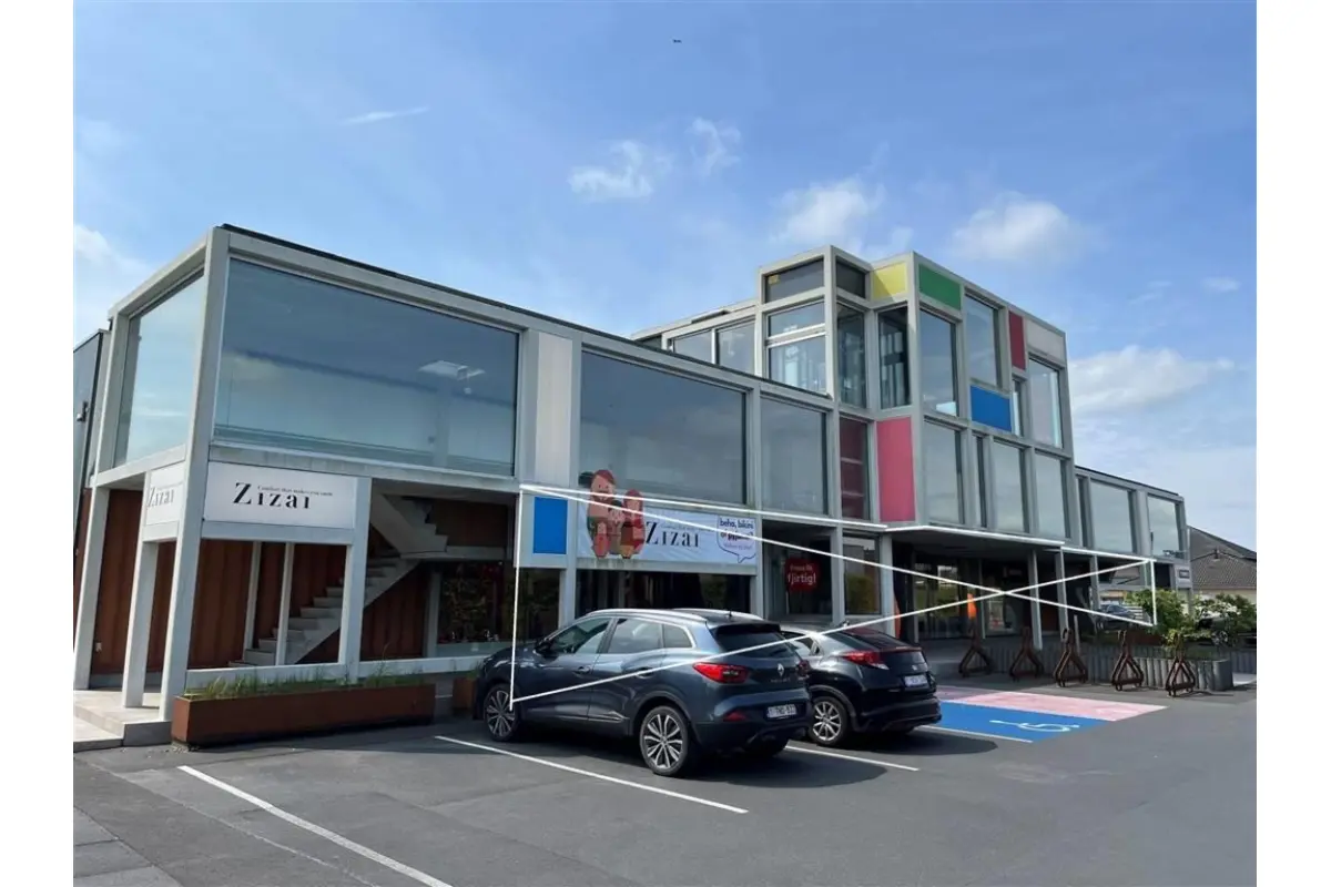 Handelszaak te  huur in Lauwe 8930 1785.00€  slaapkamers m² - Zoekertje 10197