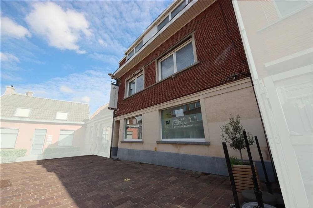 Huis te  koop in Aalbeke 8511 245000.00€ 4 slaapkamers m² - Zoekertje 1365729