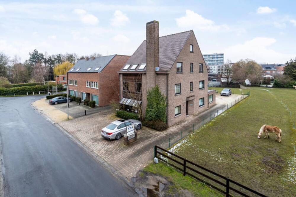 Mixgebouw te  koop in Waregem 8790 695000.00€ 4 slaapkamers m² - Zoekertje 968568