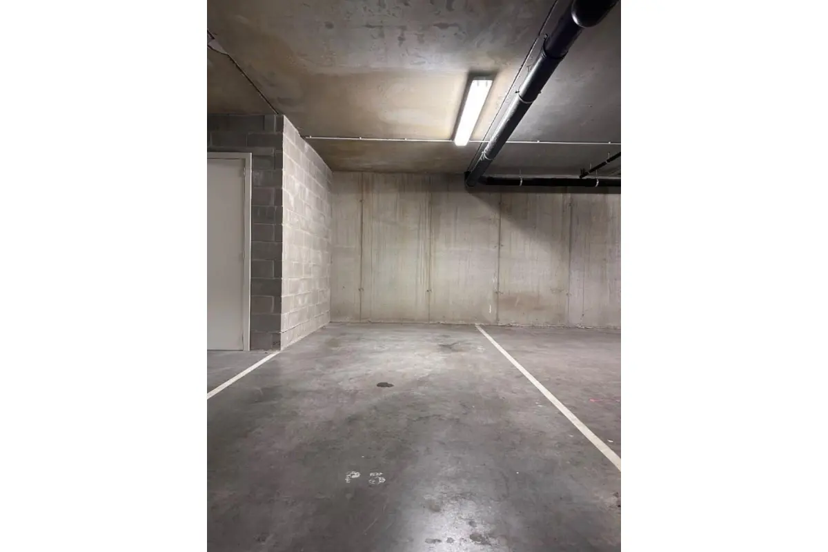 Parking & garage te  koop in Gistel 8470 11990.00€  slaapkamers m² - Zoekertje 12803