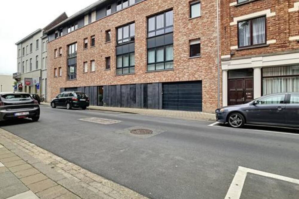 Parking & garage te  koop in Roeselare 8800 20000.00€  slaapkamers 0.00m² - Zoekertje 1035649