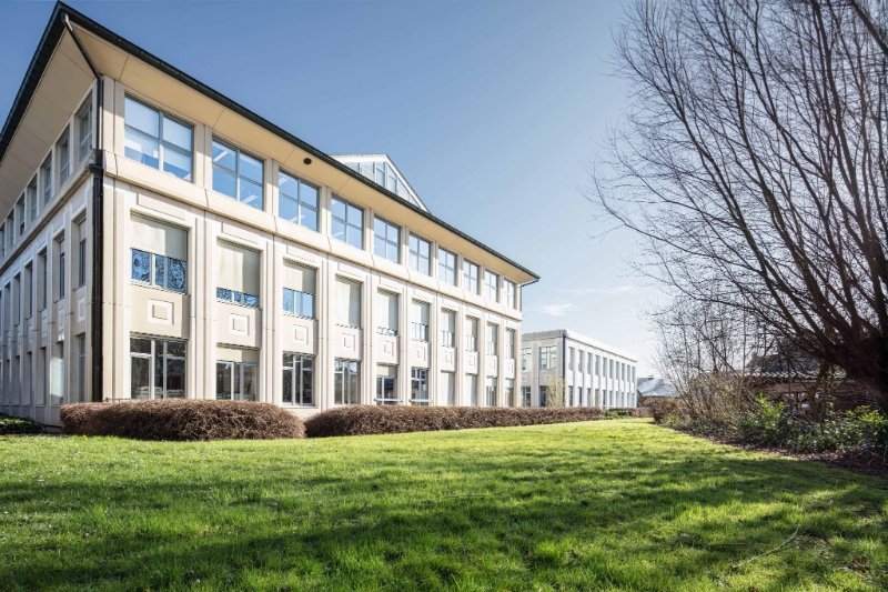 Kantoor te  huur in Kortrijk 8500 2450.00€  slaapkamers 346.00m² - Zoekertje 83194