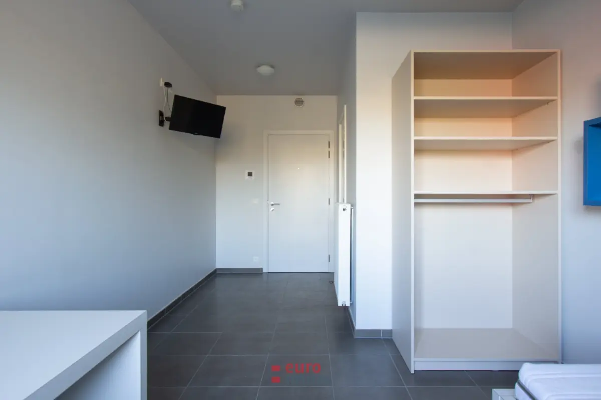 Kot te  koop in Brugge 8000 105000.00€  slaapkamers m² - Zoekertje 16785