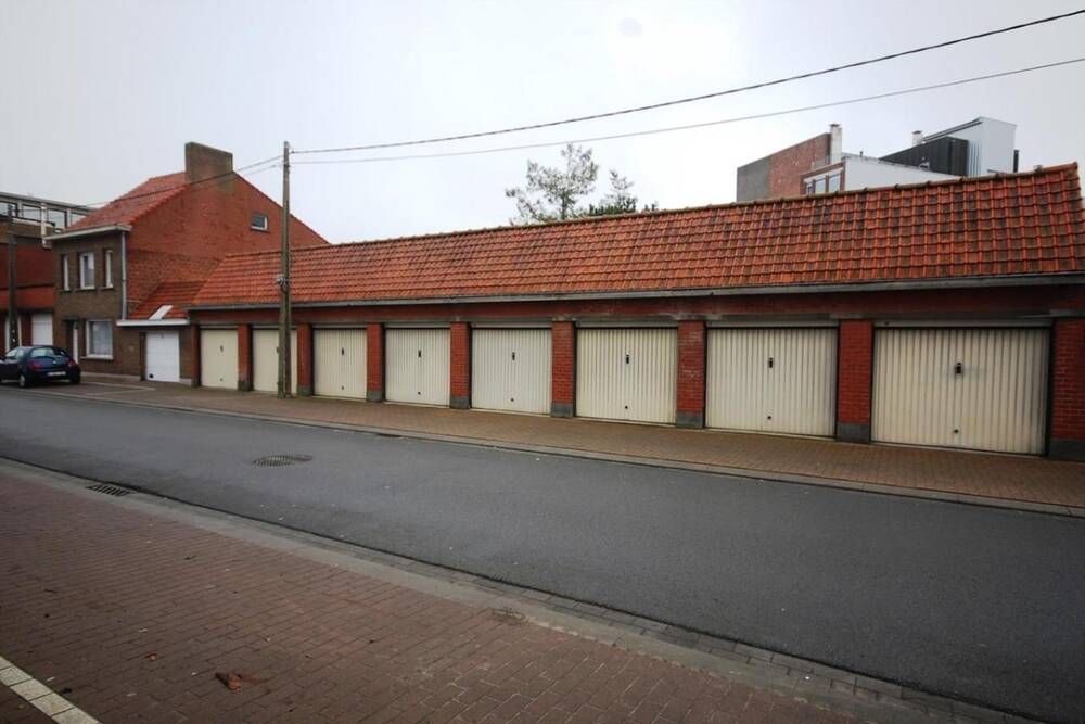 Parking & garage te  huur in Roeselare 8800 65.00€  slaapkamers m² - Zoekertje 1131434