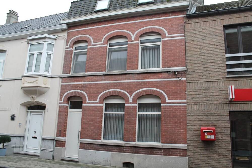 Huis te  koop in Wakken 8720 220000.00€ 3 slaapkamers m² - Zoekertje 1368980