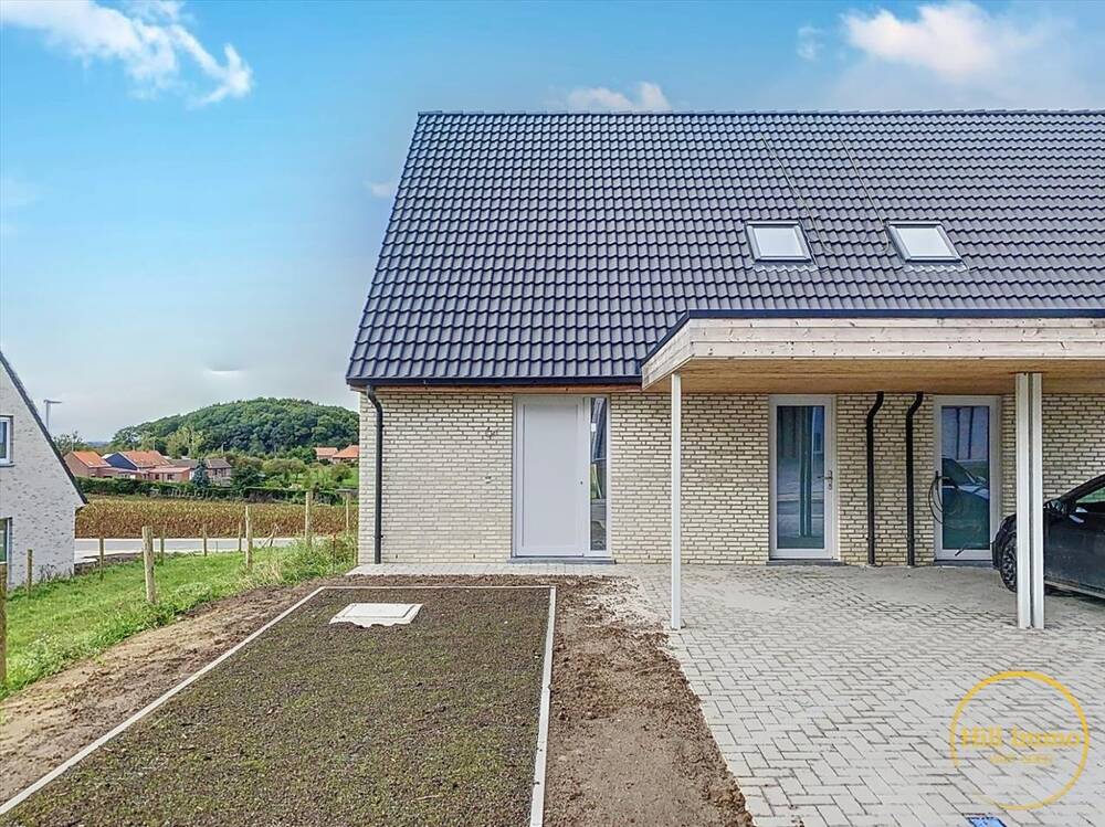 Huis te koop in Wijtschate 8953 277000.00€ 3 slaapkamers m² - Zoekertje 18156