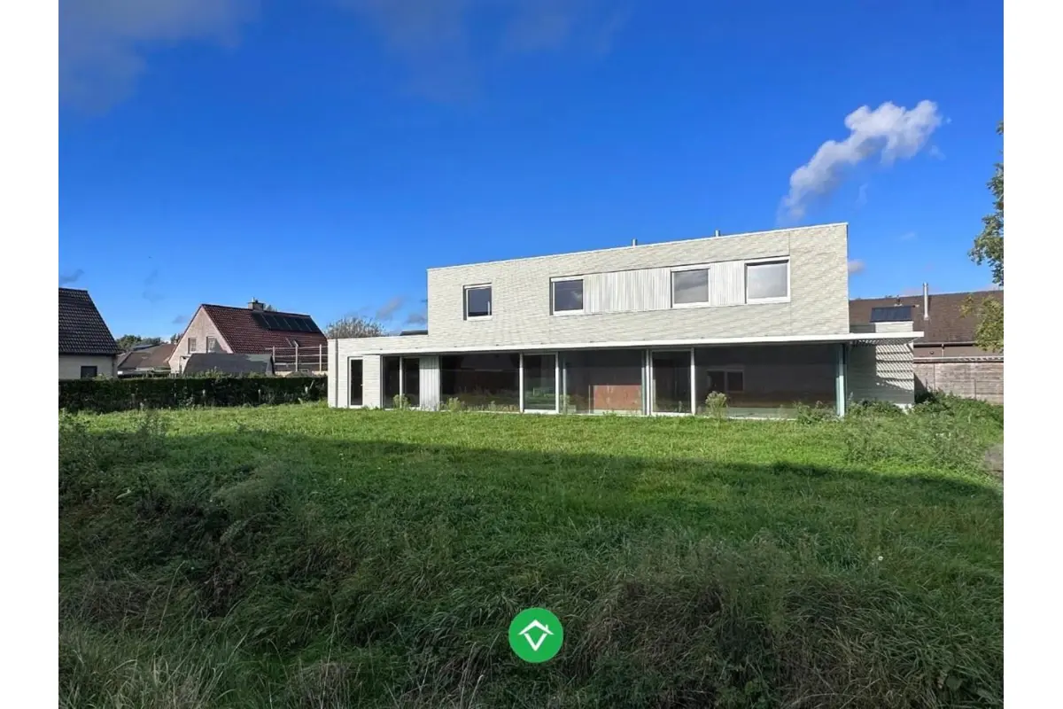 Huis te  koop in Torhout 8820 695195.00€ 3 slaapkamers 283.00m² - Zoekertje 19388