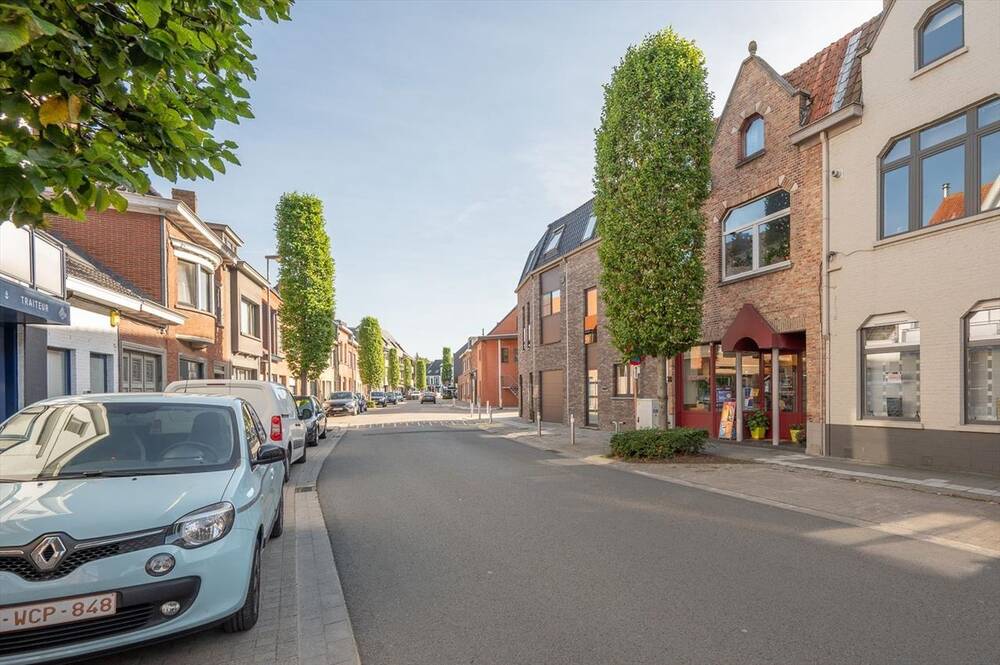 Huis te  koop in Sint-Kruis 8310 430000.00€ 4 slaapkamers 270.00m² - Zoekertje 19494