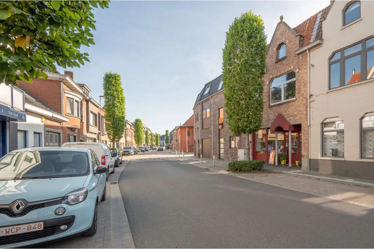 Huis te  koop in Sint-Kruis 8310 430000.00€ 4 slaapkamers 270.00m² - Zoekertje 19494