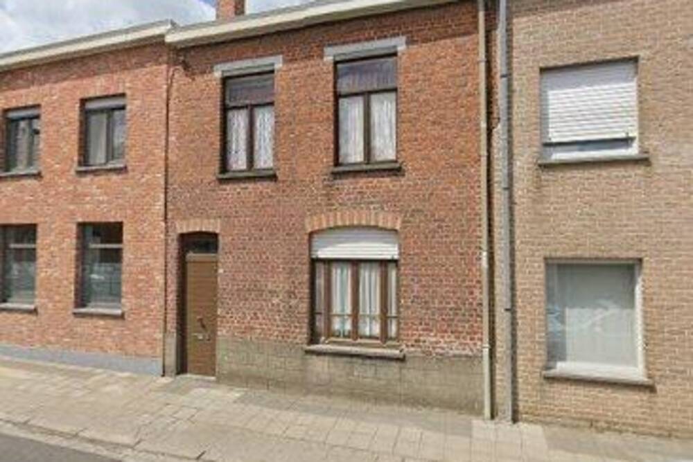 Huis te  koop in Wijtschate 8953 135000.00€ 2 slaapkamers 225.00m² - Zoekertje 1164117