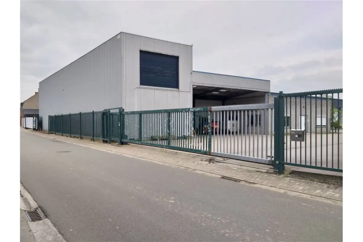 Handelszaak te  koop in Ingelmunster 8770 625000.00€  slaapkamers m² - Zoekertje 21055