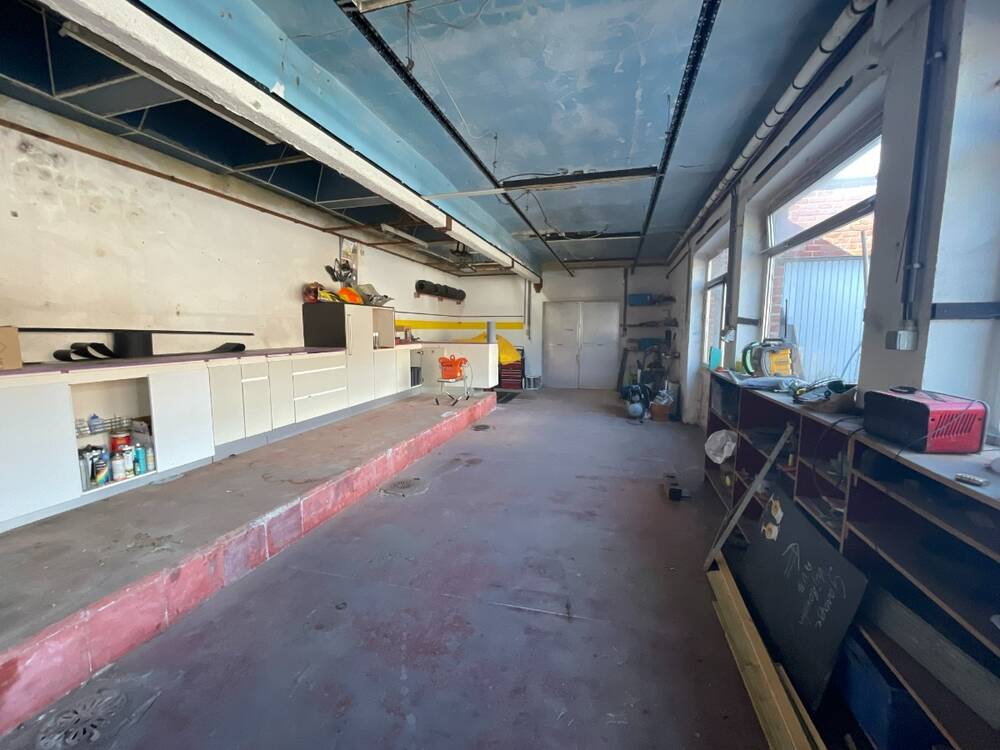 Handelszaak te  koop in Wervik 8940 180000.00€ 0 slaapkamers 420.00m² - Zoekertje 21017