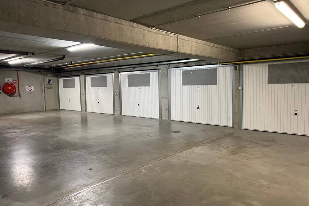 Parking & garage te  huur in Nieuwpoort 8620 120.00€  slaapkamers m² - Zoekertje 1186588