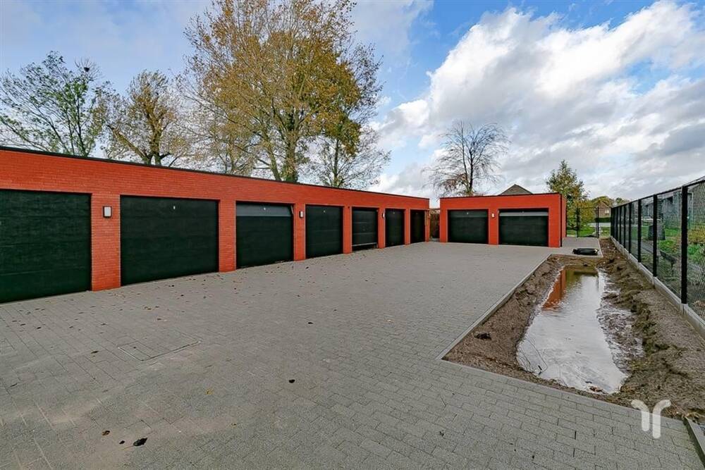 Parking & garage te  koop in Veldegem 8210 29750.00€  slaapkamers m² - Zoekertje 1189045