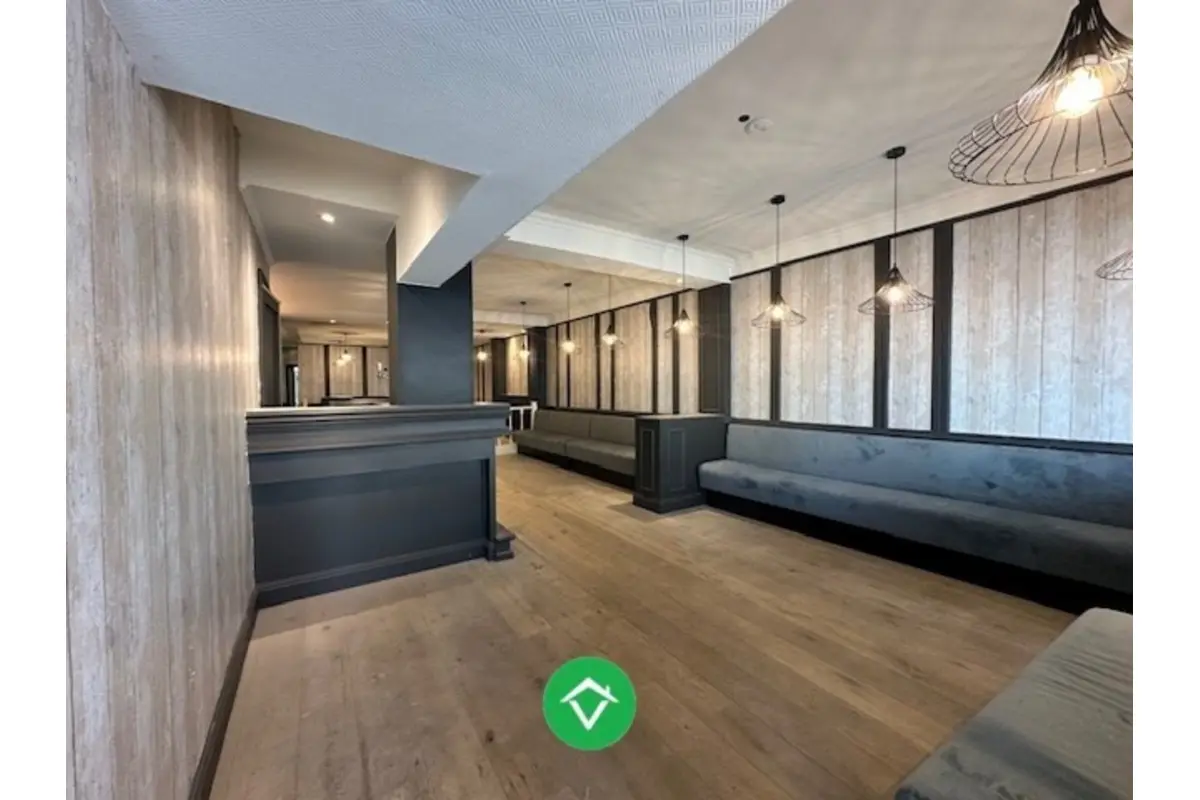 Handelszaak te  huur in Nieuwpoort 8620 2300.00€  slaapkamers m² - Zoekertje 22045