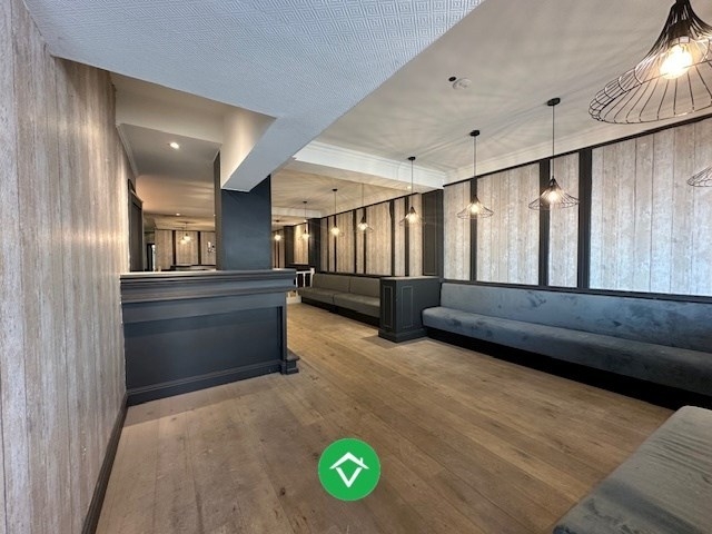 Handelszaak te  huur in Nieuwpoort 8620 2300.00€  slaapkamers m² - Zoekertje 22045