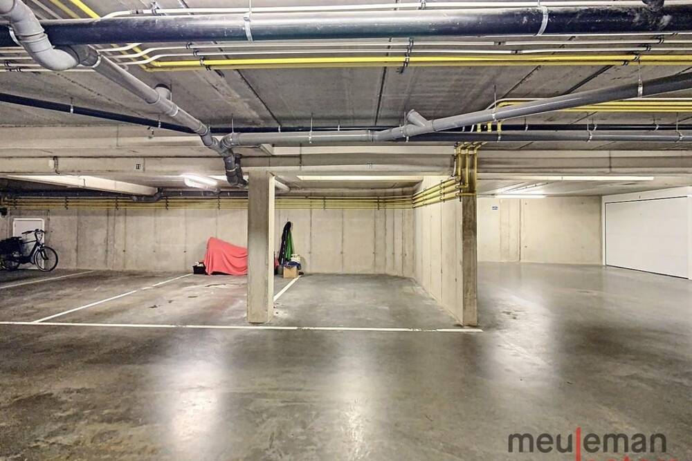 Parking & garage te  koop in Oostkamp 8020 15000.00€  slaapkamers m² - Zoekertje 1200644