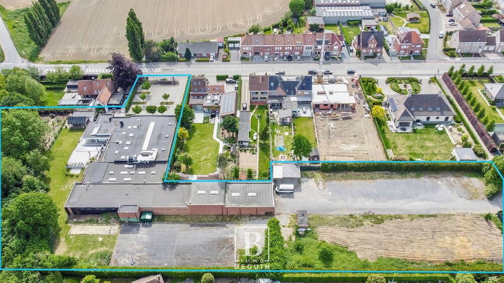 Commerciële ruimte te koop in Kortrijk 8500 2390000.00€ 4 slaapkamers 1680.00m² - Zoekertje 276876