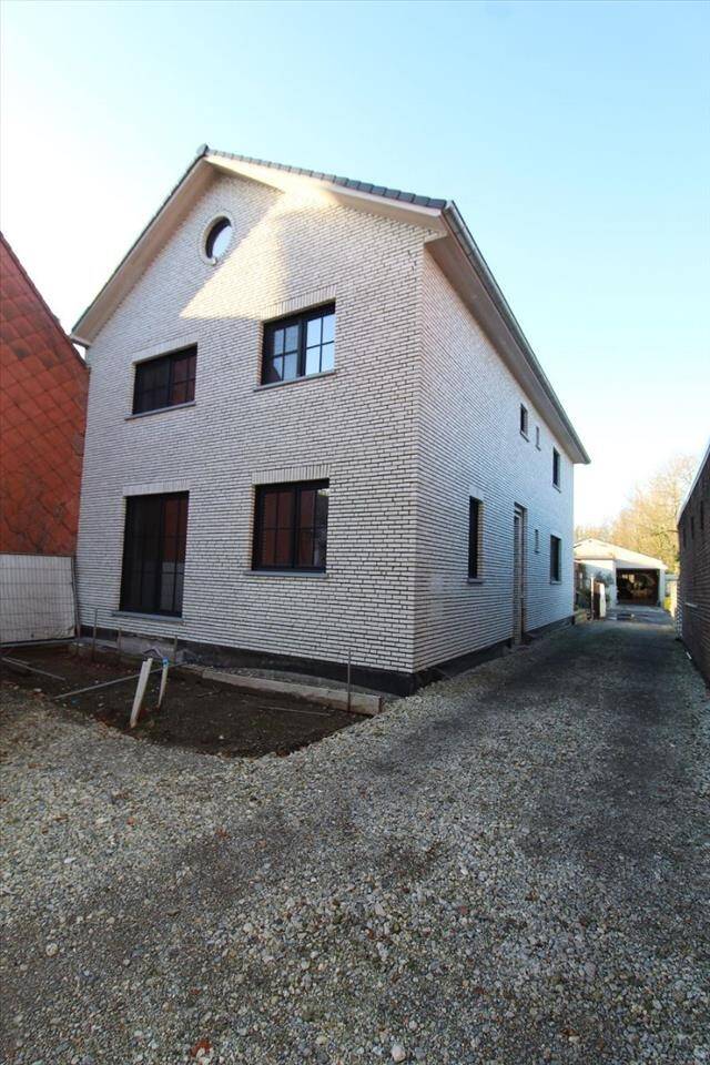 Mixgebouw te  koop in Oostrozebeke 8780 650000.00€ 3 slaapkamers m² - Zoekertje 1372316