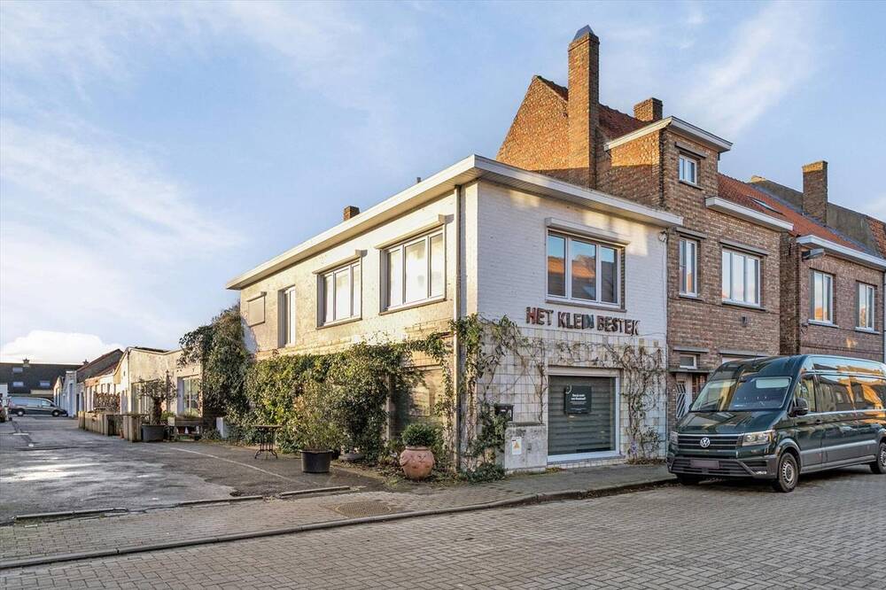 Huis te  koop in Sint-Andries 8200 393000.00€ 3 slaapkamers 309.00m² - Zoekertje 1371687
