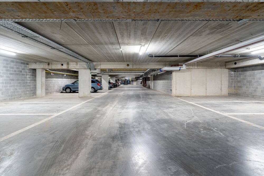 Parking & garage te  koop in Ieper 8900 32500.00€  slaapkamers m² - Zoekertje 1372715