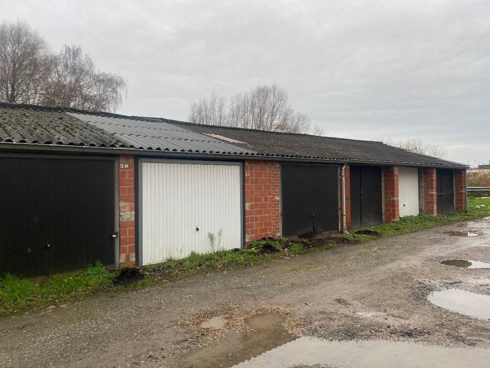 Parking & garage te  koop in Menen 8930 14000.00€ 0 slaapkamers 15.00m² - Zoekertje 25040