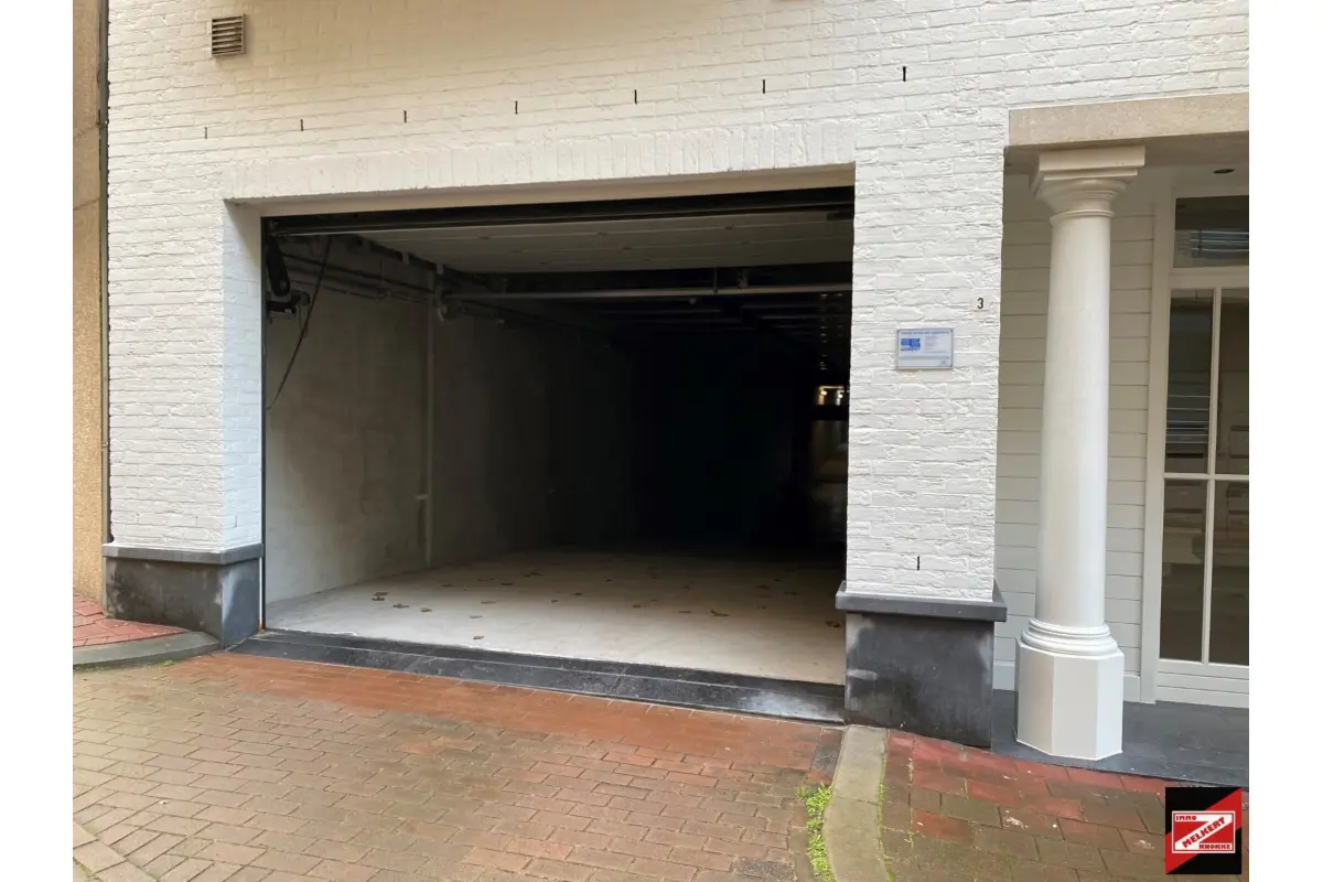 Parking & garage te  huur in Knokke-Heist 8300 390.00€  slaapkamers m² - Zoekertje 27146