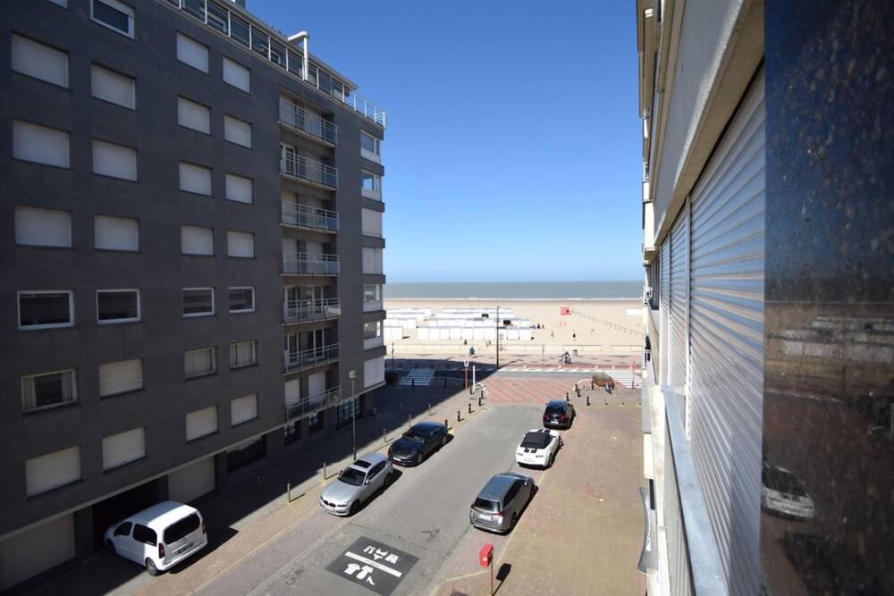 Appartement te  huur in Heist-aan-Zee 8301 1350.00€ 3 slaapkamers m² - Zoekertje 1245356