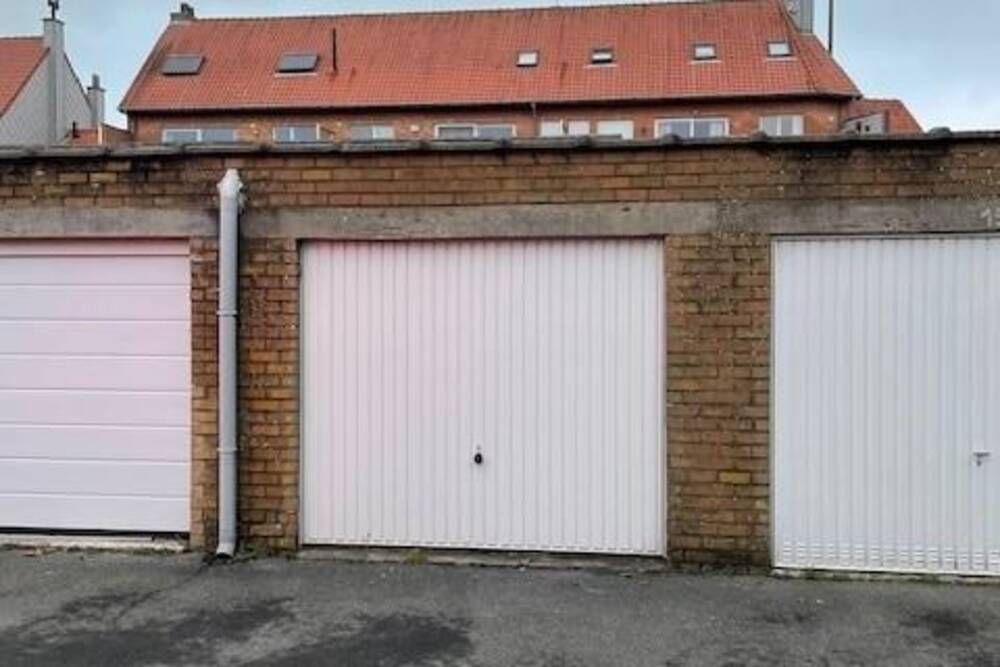 Parking & garage te  koop in Heist-aan-Zee 8301 55000.00€  slaapkamers m² - Zoekertje 1250397