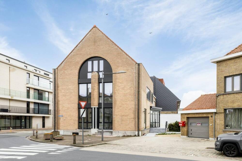 Handelszaak te  huur in Veurne 8630 2490.00€  slaapkamers m² - Zoekertje 27633