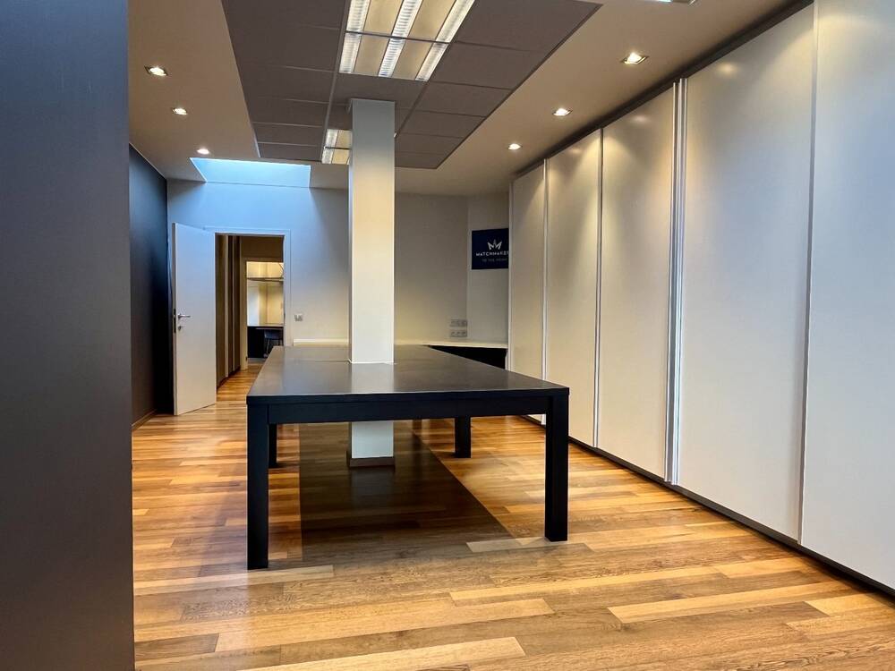 Kantoor te  huur in Hulste 8531 450.00€  slaapkamers m² - Zoekertje 88639