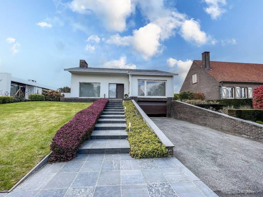 Huis te  koop in Torhout 8820 329000.00€ 3 slaapkamers m² - Zoekertje 1360400